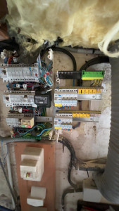 Photo de galerie - Voici le tableau que j’ai réalisé à droite 