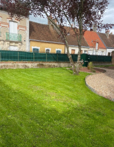 Photo de galerie - Tonte de pelouse - Débroussaillage