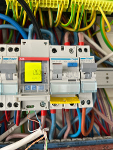 Photo de galerie - Installation compteur d’énergie ABB
