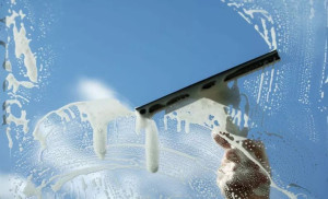 Photo de galerie - Je nettoie également vitres. 