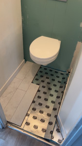 Photo de galerie - Pose des wc suspendu et pose de parquet 