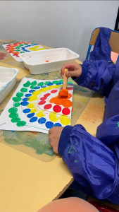 Photo de galerie - Activité manuelle avec des enfants de 4-6 ans 