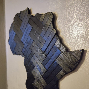 Photo de galerie - Décoration murale en bois. 