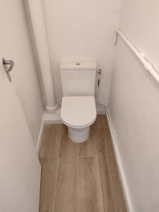 Photo de galerie - Remplacement WC avec modifications évacuation 