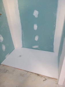 Photo de galerie - Installation receveur de douche au sol