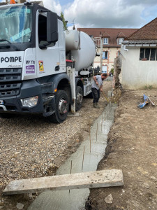 Photo de galerie - Réalisation de fondation pour mur soubassement 