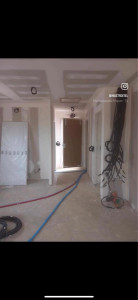 Photo de galerie - Isolation phonique et laine de verre pose de plaque de plâtre 