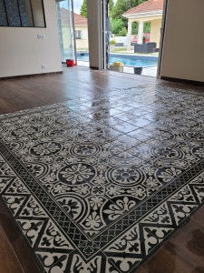 Photo de galerie - Pose carrelage intérieur/ création tapis 
