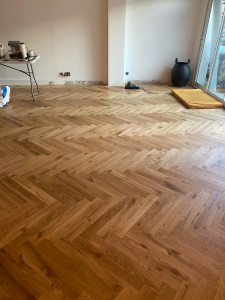 Photo de galerie - Pose de parquet bâton rompu collé en plein 