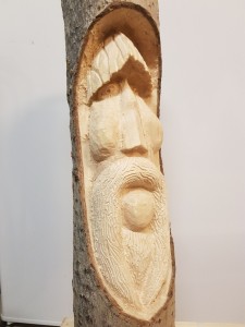 Photo de galerie - Visage ancêtre en bois a finir