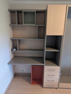 Photo de galerie - Chambre enfant, parquet, électricité et ameublement.
