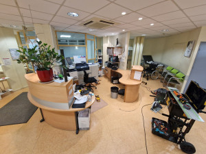 Photo de galerie - Banque d'accueil / Borne d'accueil