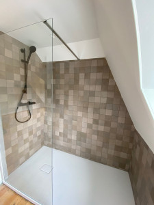 Photo de galerie - Création d’une salle de bain, aménagement des combles.