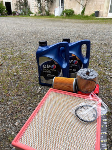 Photo de galerie - Entretien complet huile/filtre à huile/filtre à air/ filtre à habitacle/filtre à gasoil + appoint des niveaux