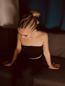 Photo de galerie - Tresse coller avec cheveux naturels 