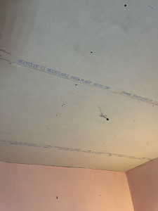 Photo de galerie - Pose de plaques BA13 sur plafond 