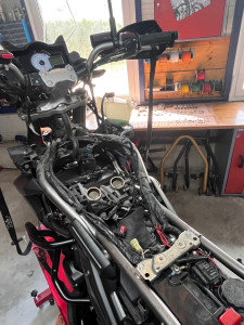 Photo de galerie - Entretien moto , bougie , vidange , filtres 