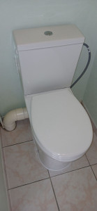 Photo de galerie - Remplacement d'un vieux wc par un neuf.