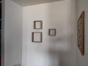 Photo de galerie - Mise en place d'étagères murale