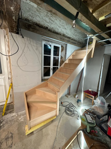 Photo de galerie - Pose escalier dans trémie lors d’aménagement de combles 