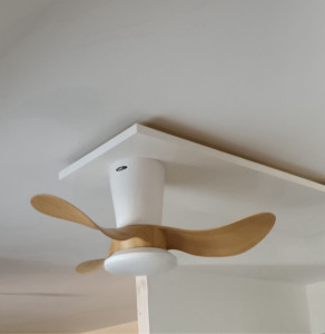 Photo de galerie - Dépose et installation d’un nouveau ventilateur avec lumière encastré