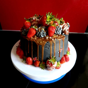 Photo de galerie - Layer Cake Fraises / Chocolat