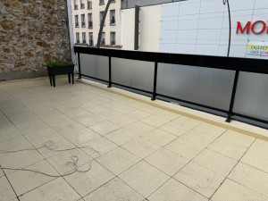 Photo de galerie - Peintre époxy  sur une terrasse