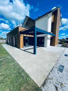 Photo de galerie - Terrasse 80 m2 en 90x90 dalles 2 cm épaisseur. 