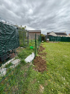 Photo de galerie - Redressage clôture extérieure