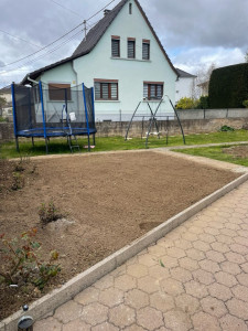 Photo de galerie - Préparions de terrain avant aménagement d’un espace floral 