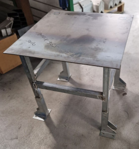 Photo de galerie - Table en acier pour petit Atelier