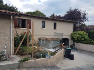 Photo de galerie - Réalisation d'un chenil:

terrassement
ferraillage
coulage de dalle
pose de parpaings
clôture et portail