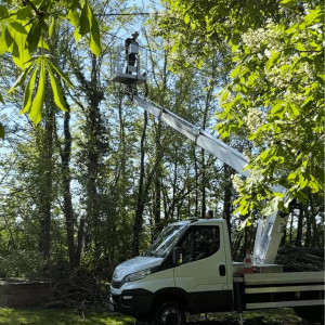 Photo de galerie - Nous intervenons avec une nacelle mesure 20 m de hauteur 