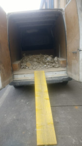 Photo de galerie - Débarrassage du gravat en déchetterie après démolition 