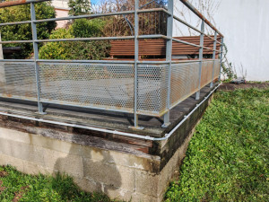 Photo de galerie - Pose d'une ligne électrique supplémentaire (câble) en extérieur sous conduits.