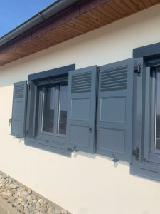 Photo de galerie - Pose de fenêtres, volets battants, moustiquaires, habillage extérieur en aluminium 