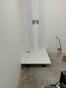 Photo de galerie - Pose d un bac à douche et réalisation d une salle de bain 