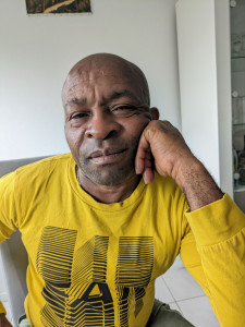 Photo de galerie -  Hsomme. polyvalent  fait  dans les travaux de  rénovation,    et peinture ,
 agent d'entretien , laveur de vitre. polyvalent 
et remise en etat.