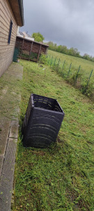 Photo de galerie - Débroussaillage du jardin sans ramassage de l'herbe 