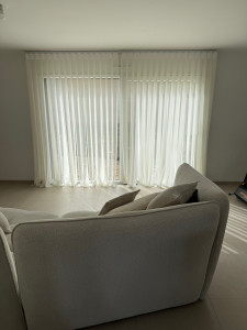 Photo de galerie - Installation d’un store californien sur mesure pour une cliente 