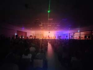 Photo de galerie - Prestation son et lumière lors d'un spectacle de danse.