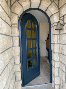 Photo de galerie - Ponçage, rebouchage bi-composant, peinture