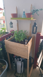 Photo de galerie - Jardinière réalisée à partir de bois de palettes 