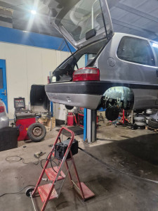 Photo de galerie -  carrosserie mécanique pneu