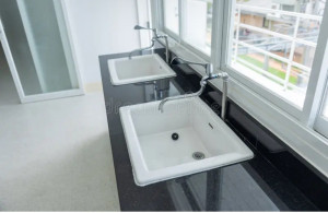 Photo de galerie - Bonjour je propose mes service de nettoyage pour particuliers et professionnels je réalise le ménage complet des logements d’état des lieux nettoyage âpres déménagement ou après chantier entretien des sols cuisine salles de bain bureaux Airbnb et autre