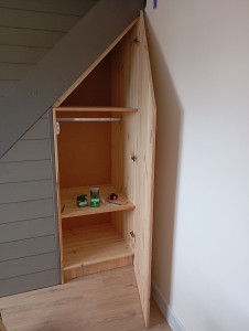 Photo de galerie - Fabrication et installation meuble sous escalier 