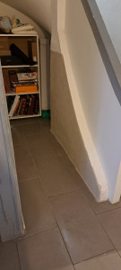Photo de galerie - Travaux suite à remontées humidités chez un client : 
Suppression placo et enduissage mur avec de la chaux (Parlumiere de chez Parex)