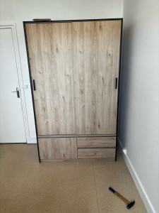 Photo de galerie - Montage armoire Conforama 