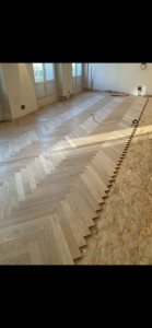 Photo de galerie - Bâton rompu , chêne massif coller sur Osb 