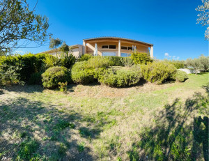 Photo de galerie - Entretien d’un massif laisser à l’abandon 